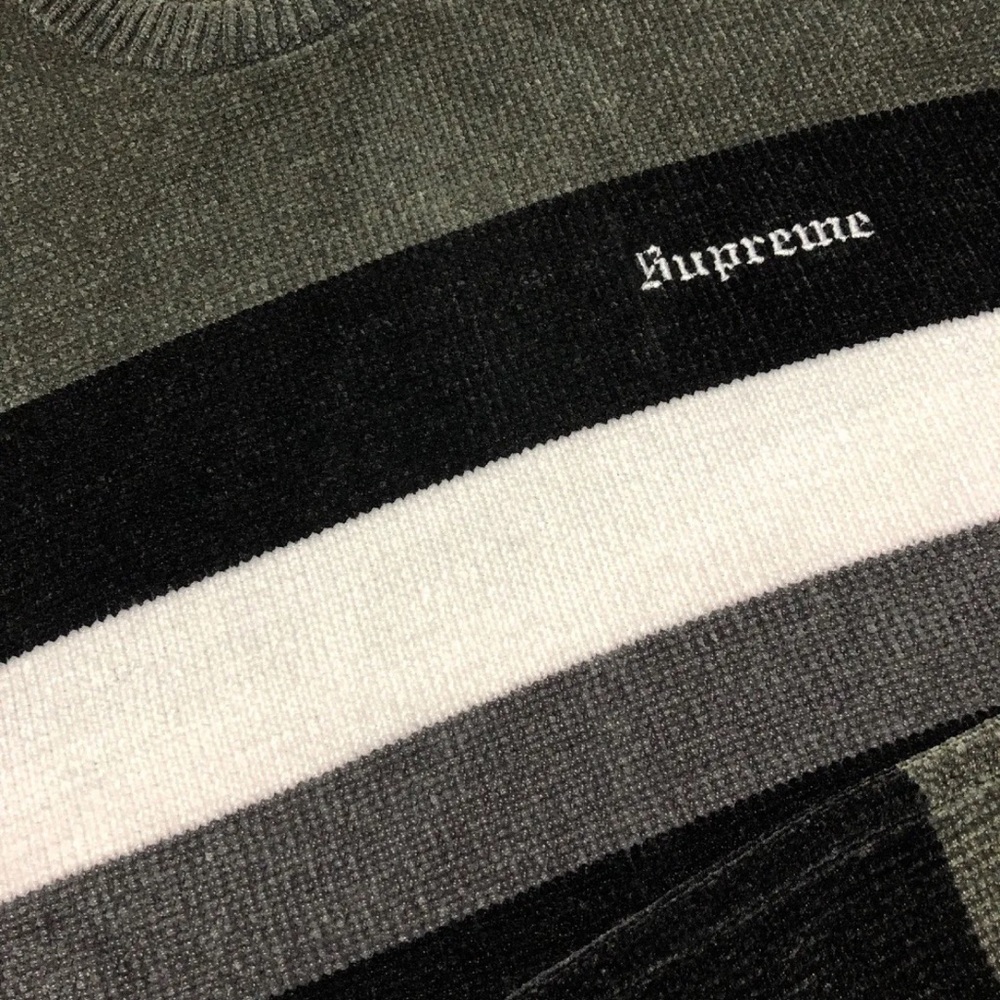 Supreme - Picture 5 of 9